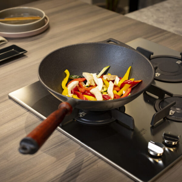 Μαντεμένια Μαγειρικά Σκεύη, Μαντεμένια Μαγειρικά Σκεύη